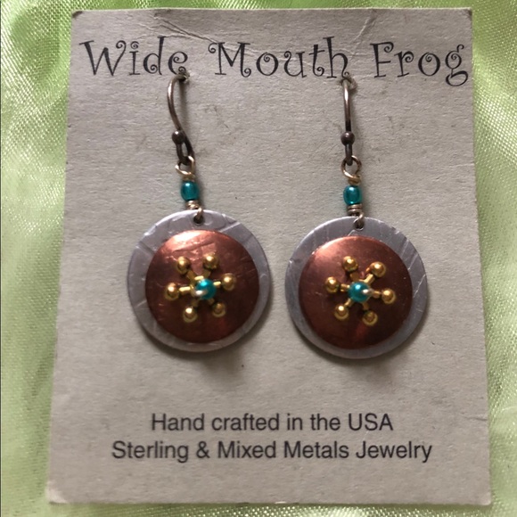 Wide Mouth Frog Jewelry - Wide Mouth Frog dangle earrings